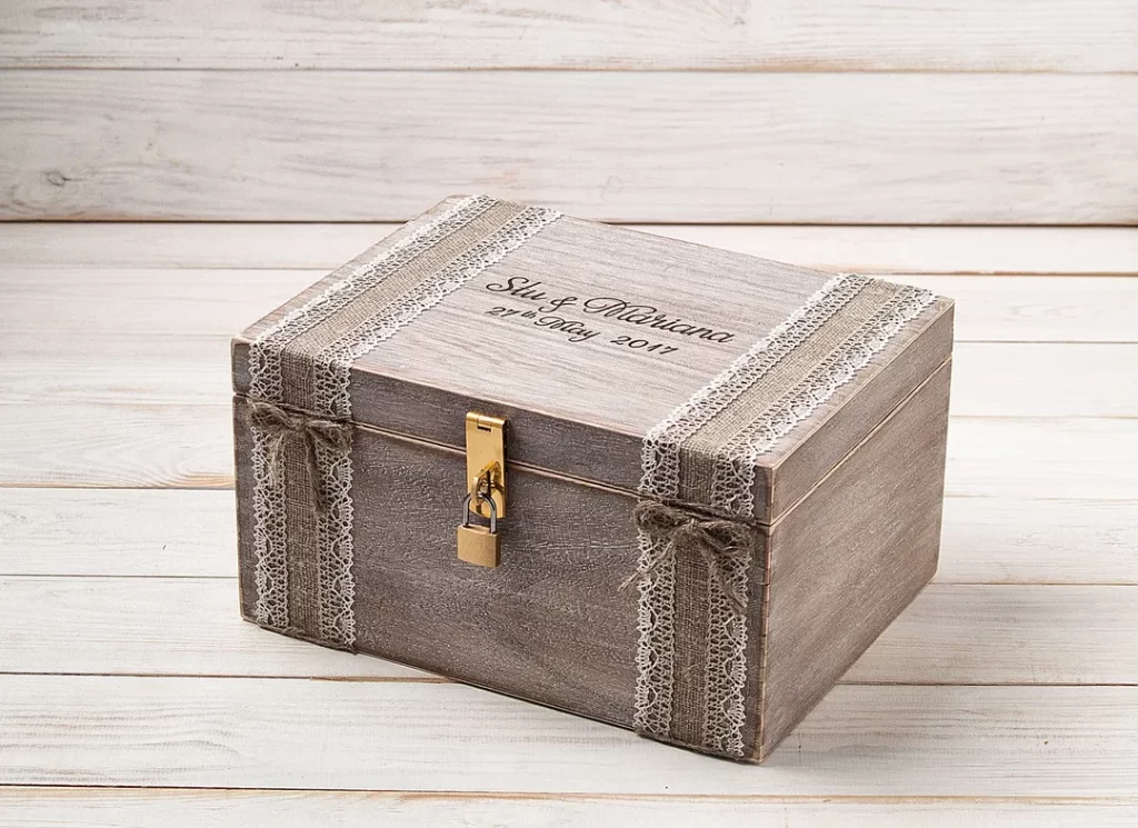 https://customcraftua.com/collections/personalized-wedding-card-boxes